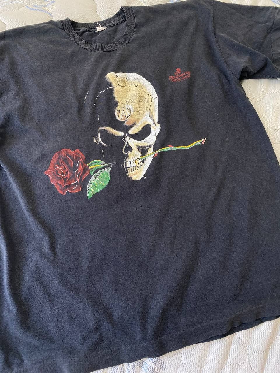 Alchemy Equipment × Band Tees × Vintage Vintage Alchemy Battle Dress 1980s Skull with Rose T-Shirt Size US XL / EU 56 / 4 - 6 Thumbnail