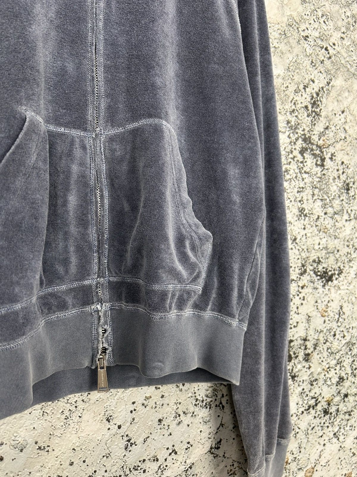 Designer Vintage Dsquared2 Velvet Y2K Zip Sweatshirt Designer Rare Size US L / EU 52-54 / 3 - 4 Thumbnail