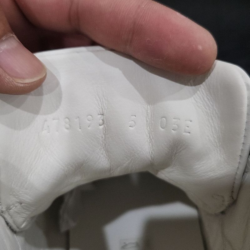 Gucci Gucci ACE High-Top Sneaker with Tiger Patch Size US 8 / EU 41 - 5 Thumbnail