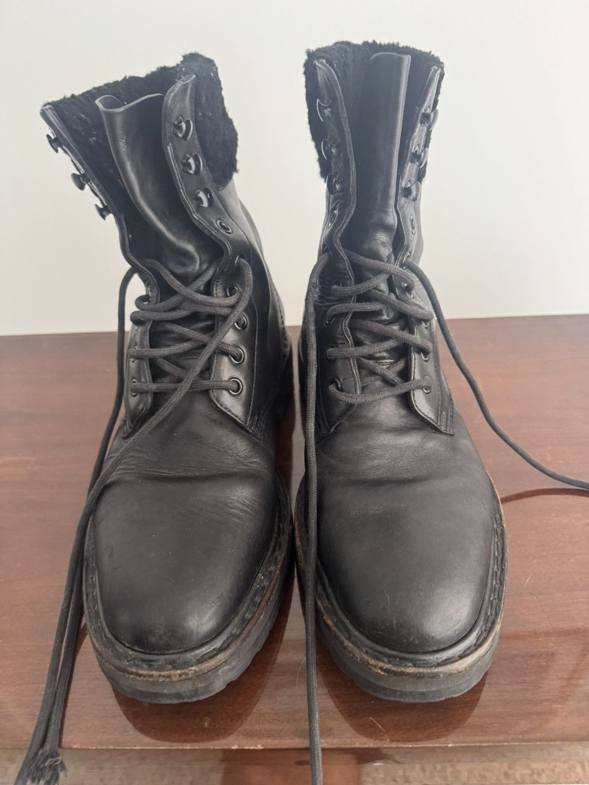 Saint Laurent Paris SAINT LAURENT PARIS SHEARLING TREKKER BOOT Size US 9 / EU 42 - 3 Thumbnail