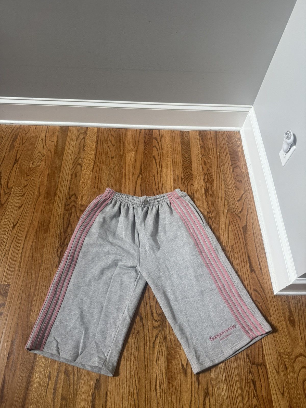 The GV Gallery EXCLUSIVE GRAY & PINK GV GALLERY AUNT CATHY BAGGIES Size US 38 / EU 54 - 3 Thumbnail