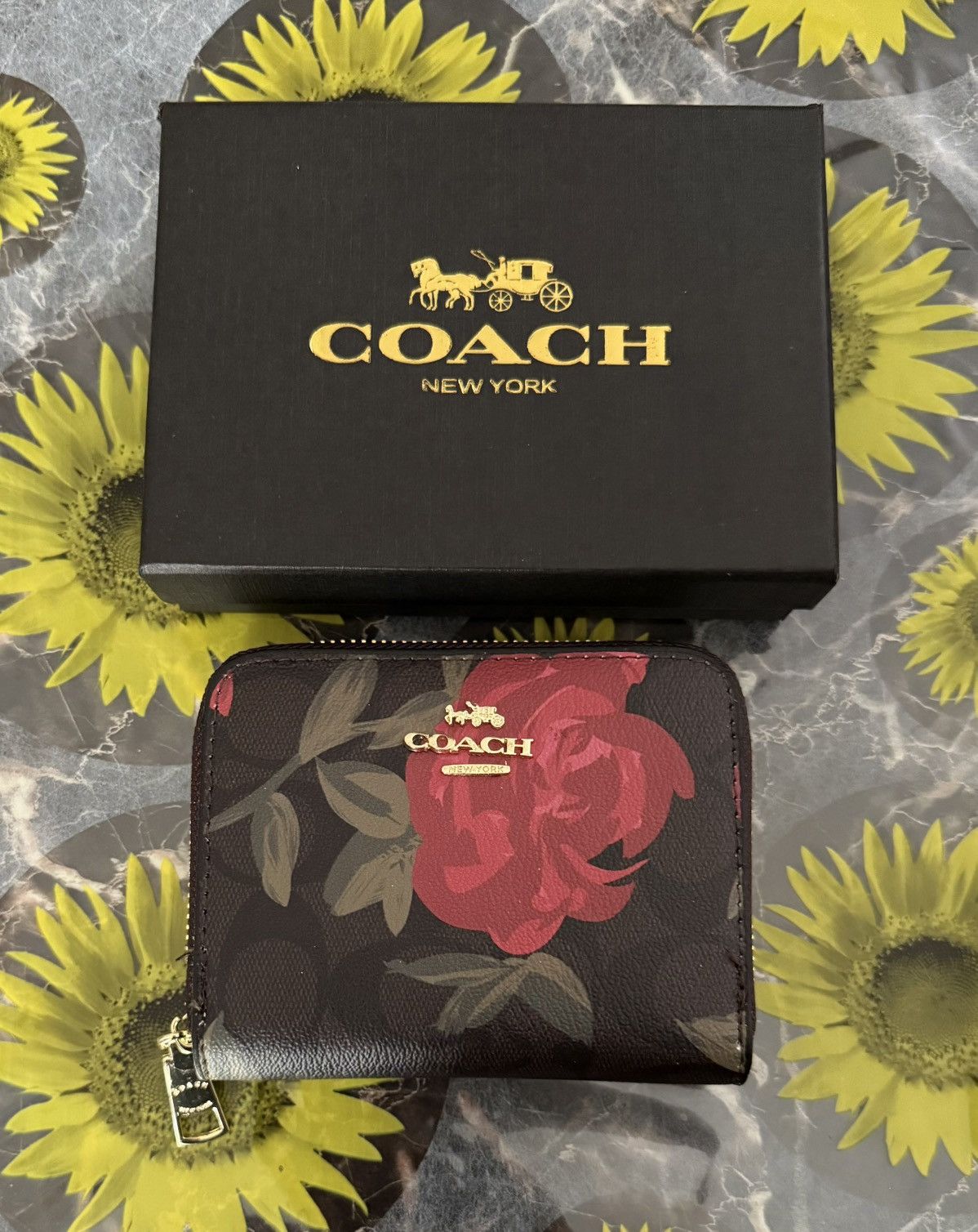 Coach Coach Red Floral Print Small Zip Wallet with Box Size ONE SIZE - 1 Thumbnail