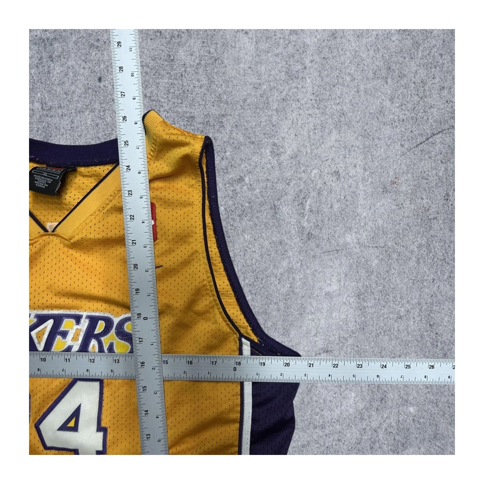 Nike VTG LA Lakers Shaq NBA #34 Nike Authentic Swingman Jersey Me Size US XL / EU 56 / 4 - 4 Thumbnail
