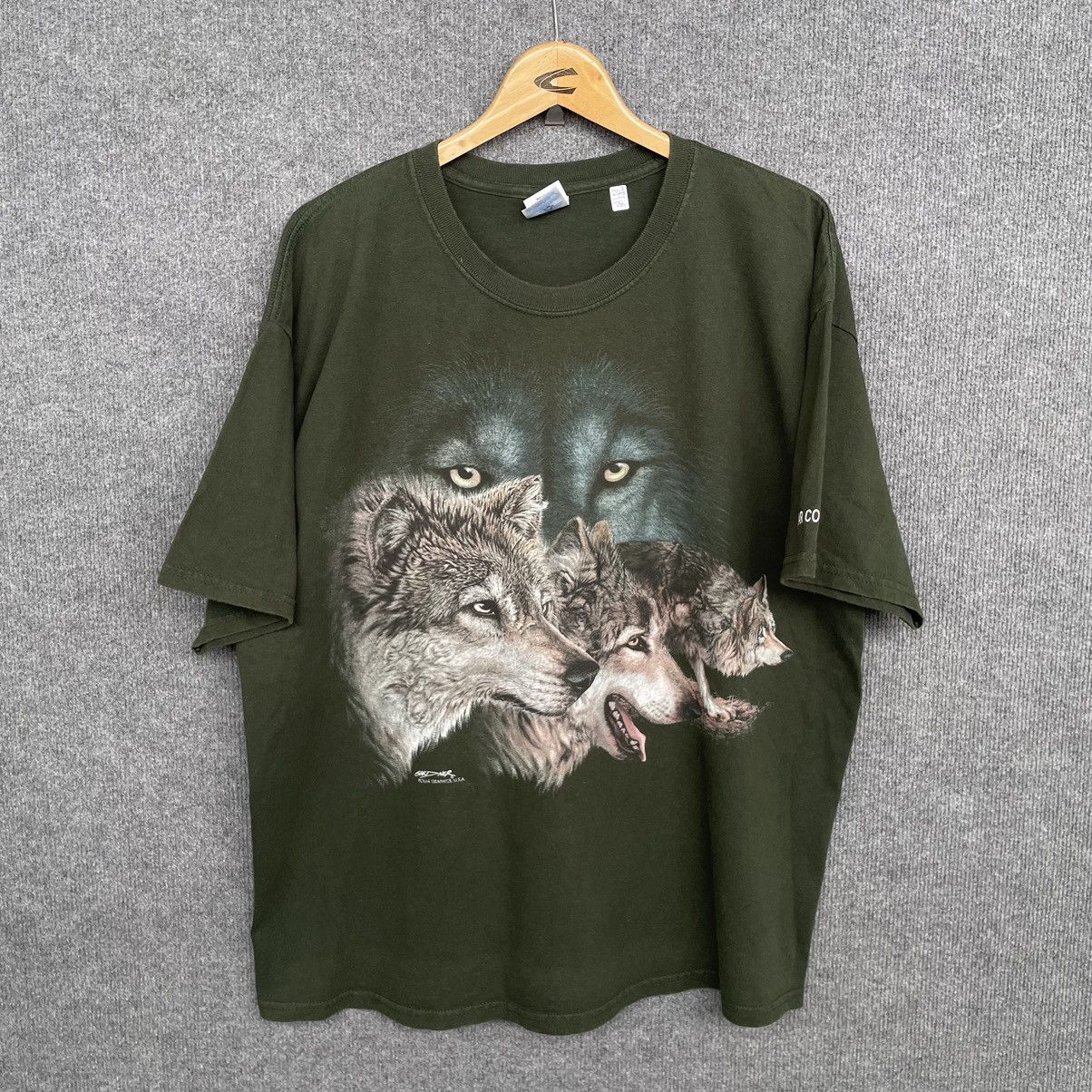 Habitat × Vintage Vtg 2000s Polar Graphics Gardner Wolf Pack T Shirt Size US XL / EU 56 / 4 - 1 Thumbnail
