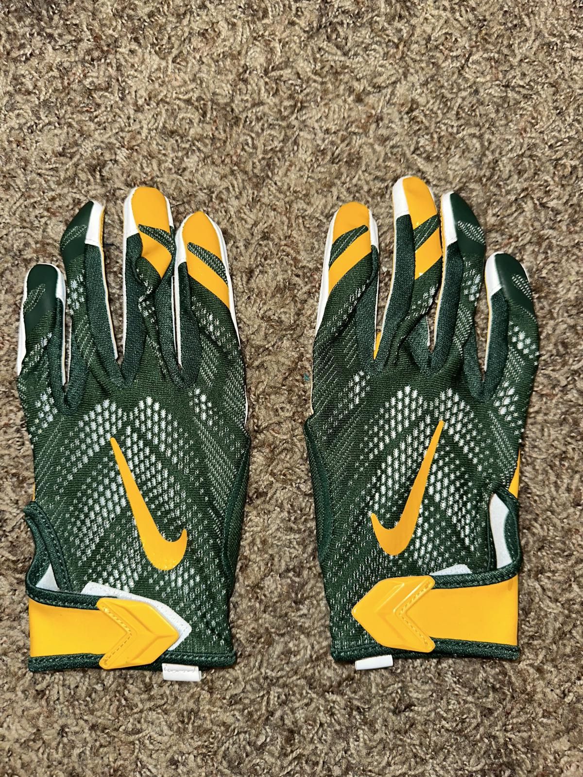 Nike Nike NFL Green Bay Packers Vapor Knit On Field Football Gloves Size ONE SIZE - 1 Thumbnail