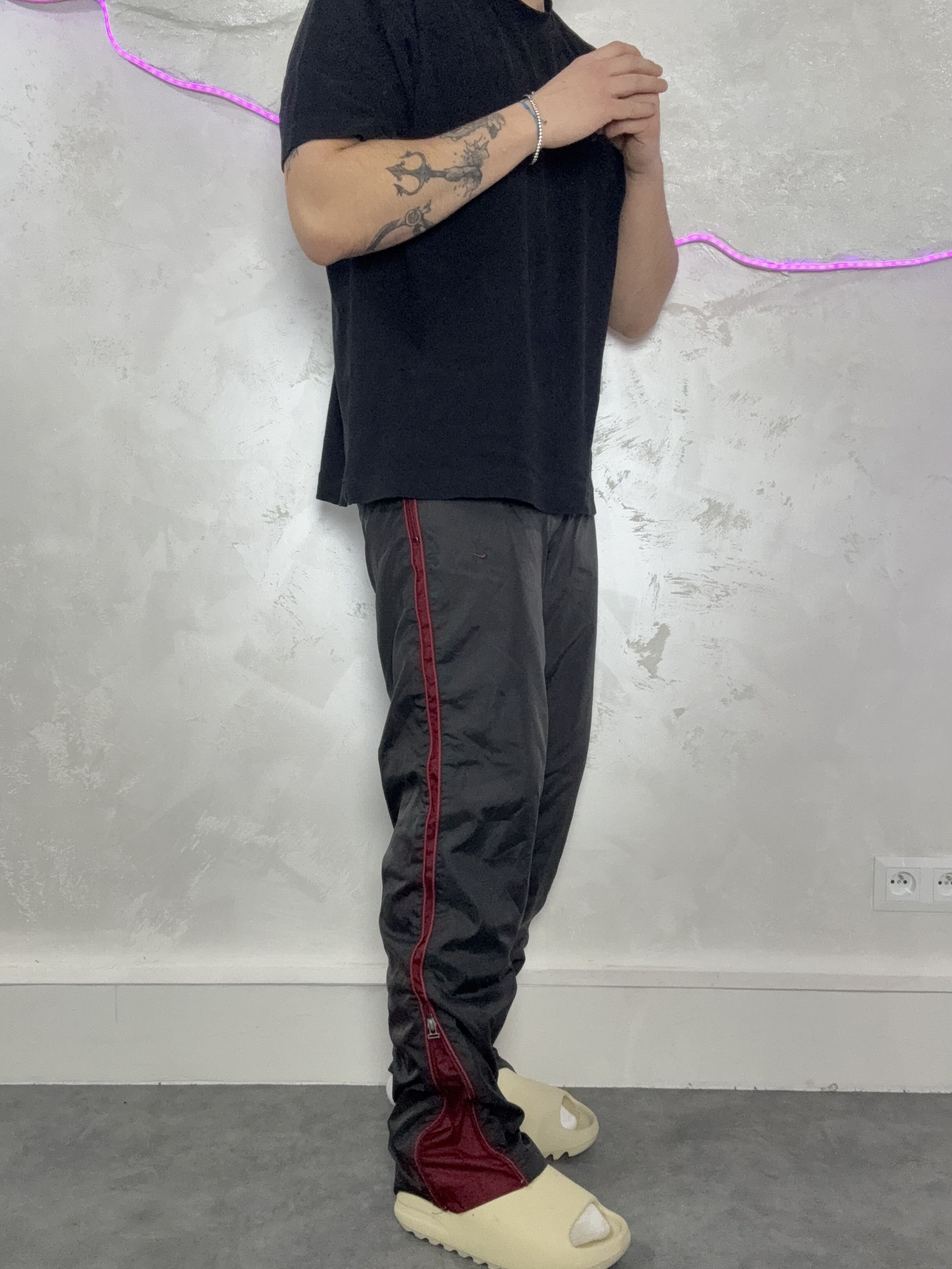 Nike Vintage Nike Parachute 2000 s with a red stripe sweatpants Size US 31 - 3 Thumbnail