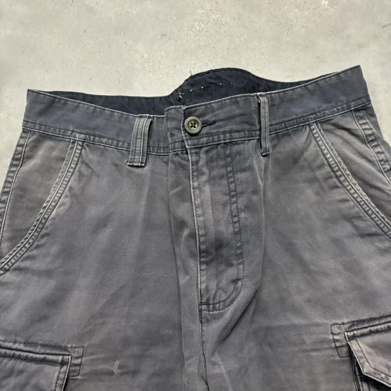 Japanese Brand × Vintage Crazy Vintage Y2K/2000s Baggy Sunfaded Navy Blue Skater Cargo Shorts! Size US 36 / EU 52 - 2 Thumbnail