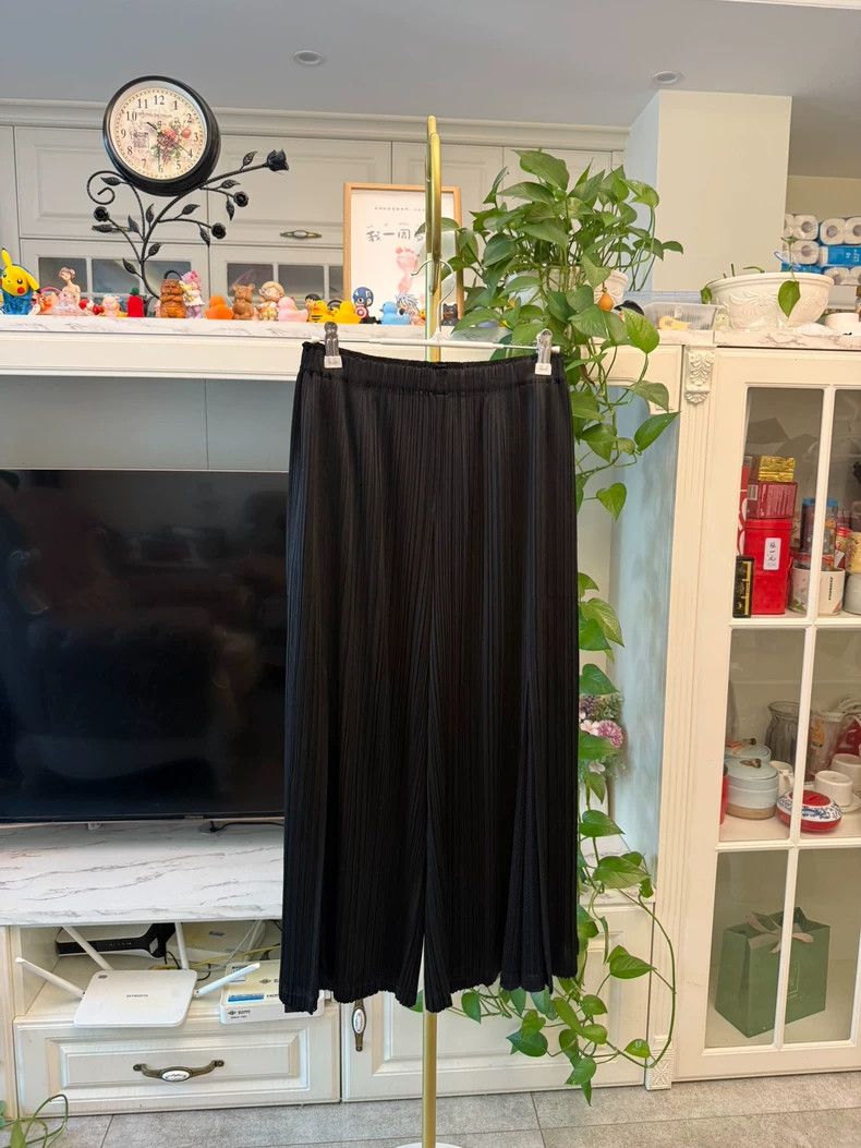 Issey Miyake Issey Miyake size:2 Black hidden tatami trousers Size 31" - 2 Thumbnail