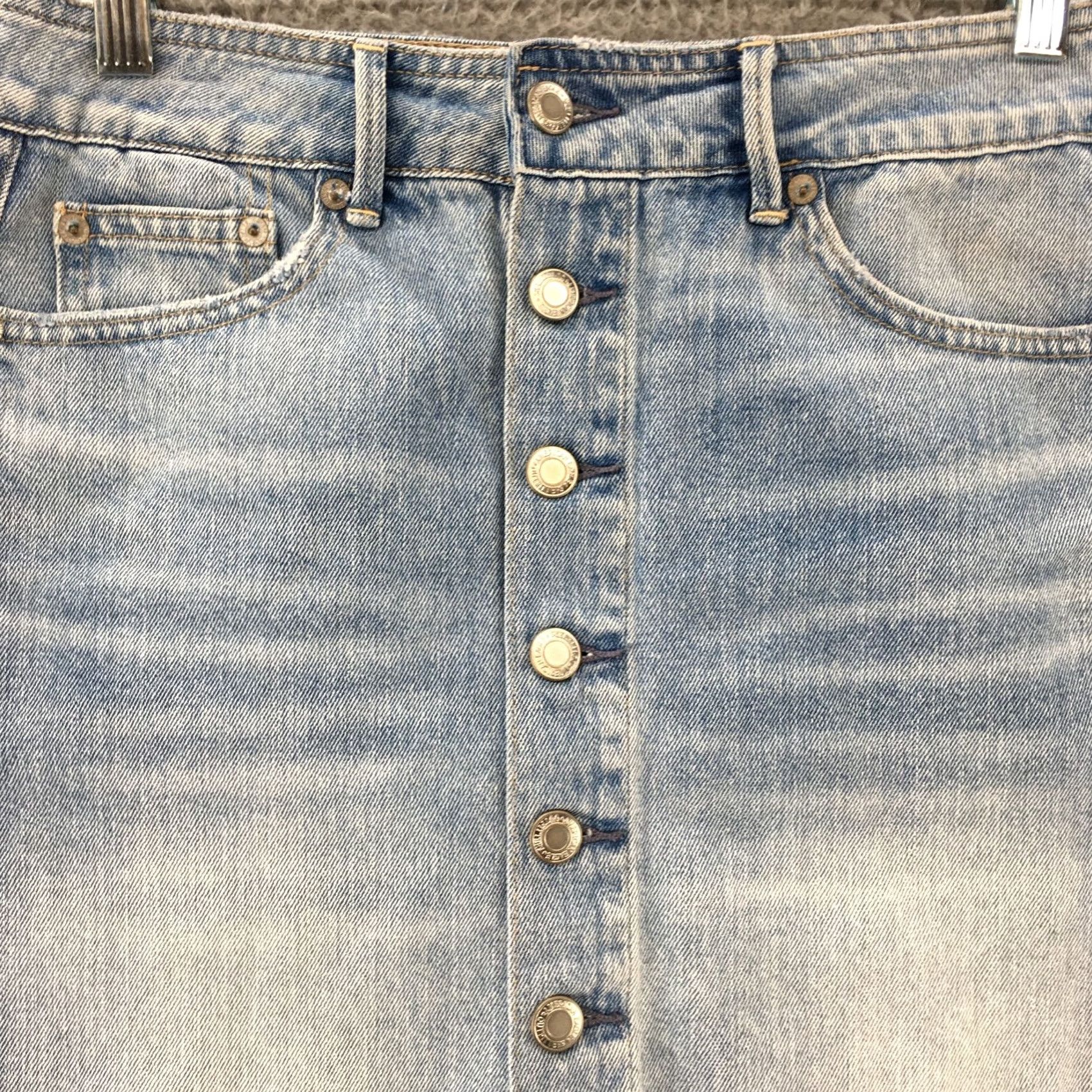 American Eagle Outfitters American Eagle Outfitters A-Line Short Skirts Womens 2 Blue Light Wash Denim Shirt? Size 26" / US 2 / IT 38 - 3 Thumbnail