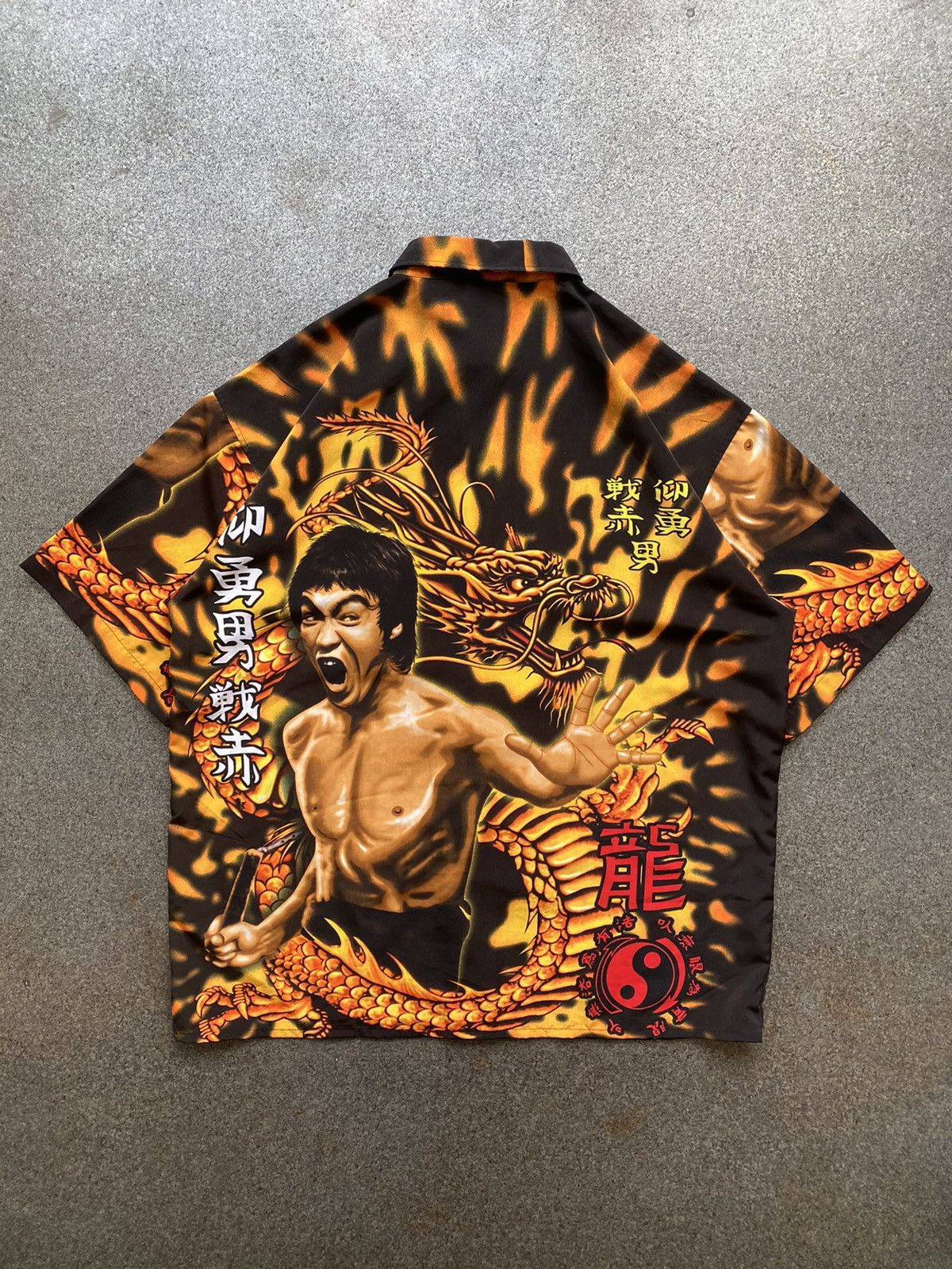 Vintage Vintage Bruce Lee Over Print Shirt Button Up Size US XXL / EU 58 / 5 - 2 Thumbnail