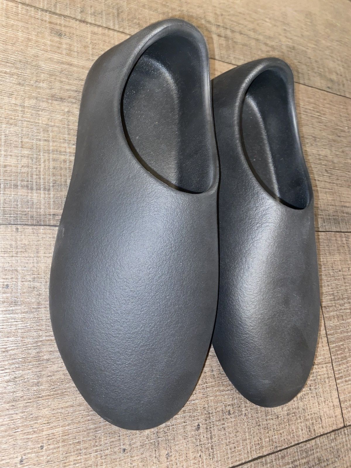 Yeezy Yeezy SL-01 slip on size 10 Size US 10 / EU 43 - 1 Thumbnail