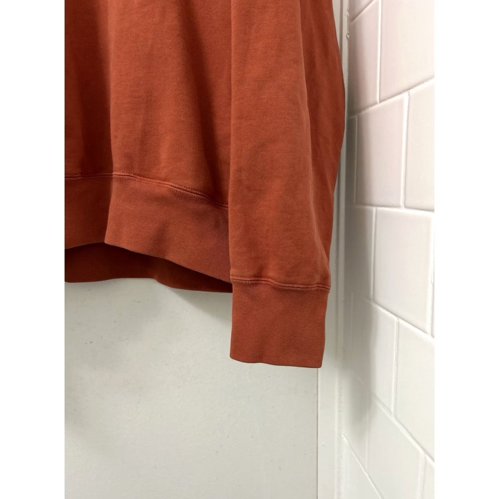 Uniqlo UNIQLO Hoodie Mens M Orange Pullover Sweatshirt Pockets Long Sleeve Capillary 26” Size US M / EU 48-50 / 2 - 5 Thumbnail