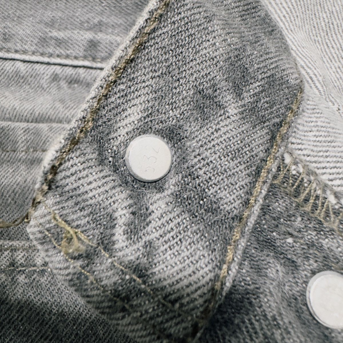 Levi's Vintage 90s Levis 501 Grey Charcoal Jeans Helmut Lang Size US 32 / EU 48 - 16 Thumbnail
