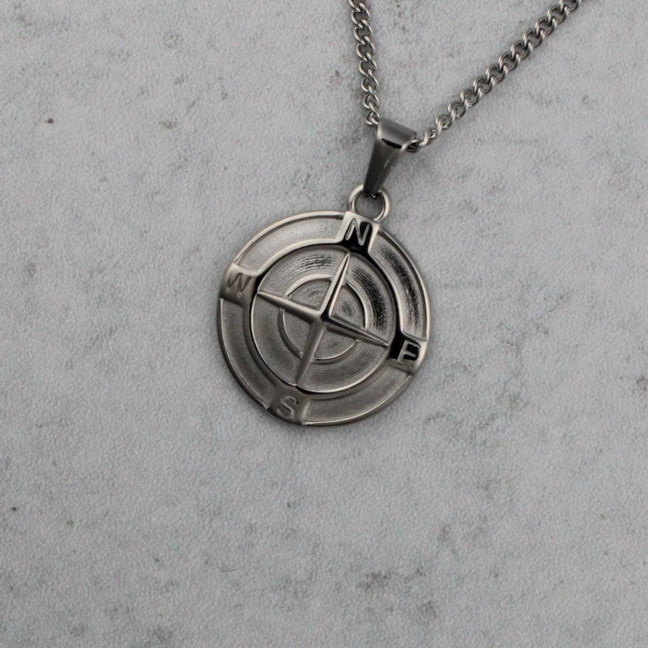 Jewelry Silver Compass Pendant Chain Necklace Size ONE SIZE - 1 Thumbnail