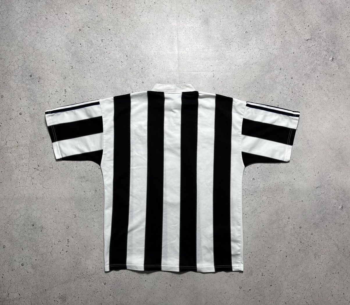 Adidas Adidas FC Newcastle United 1995/1996 Vintage Soccer Jersey Size US L / EU 52-54 / 3 - 10 Thumbnail