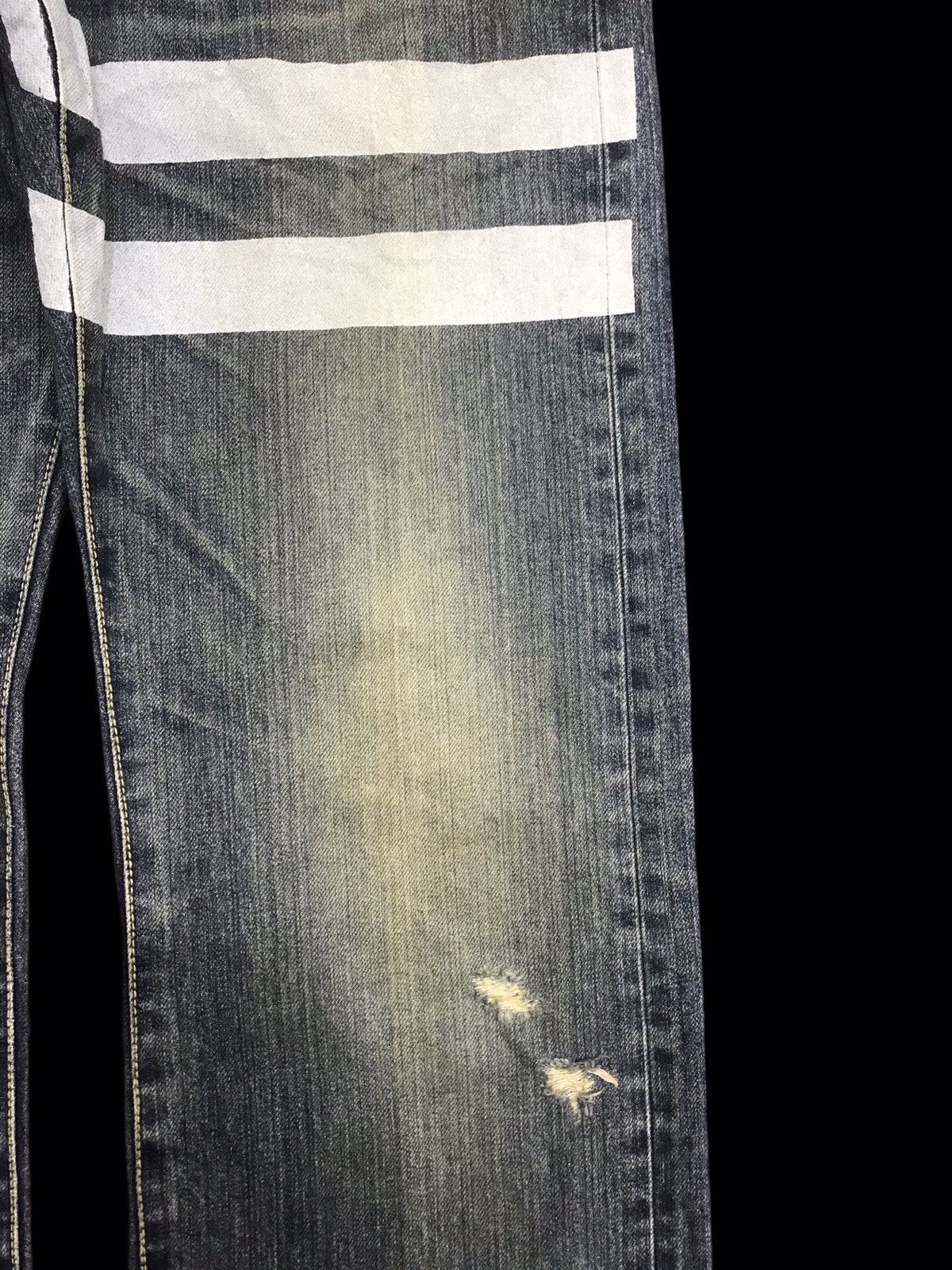 Tommy Hilfiger 💥ARCHIVAL💥VERY RARE TOMMY DISTRESSED DENIM F123 Size US 30 / EU 46 - 4 Thumbnail
