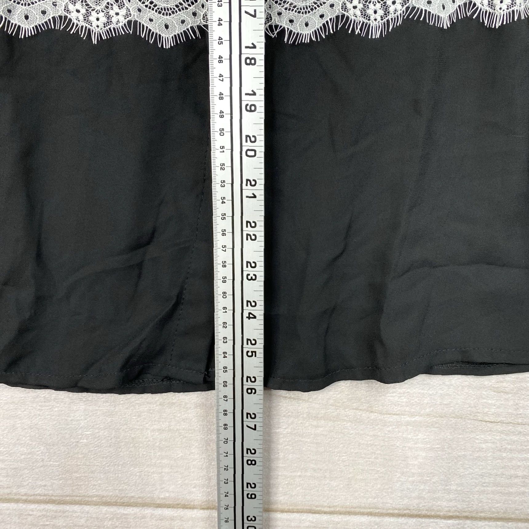 Vintage Simply Couture Button-Up Top Womens S Black Lace Long Sleeve Lightweight Collared Shirt Size S / US 4 / IT 40 - 6 Thumbnail