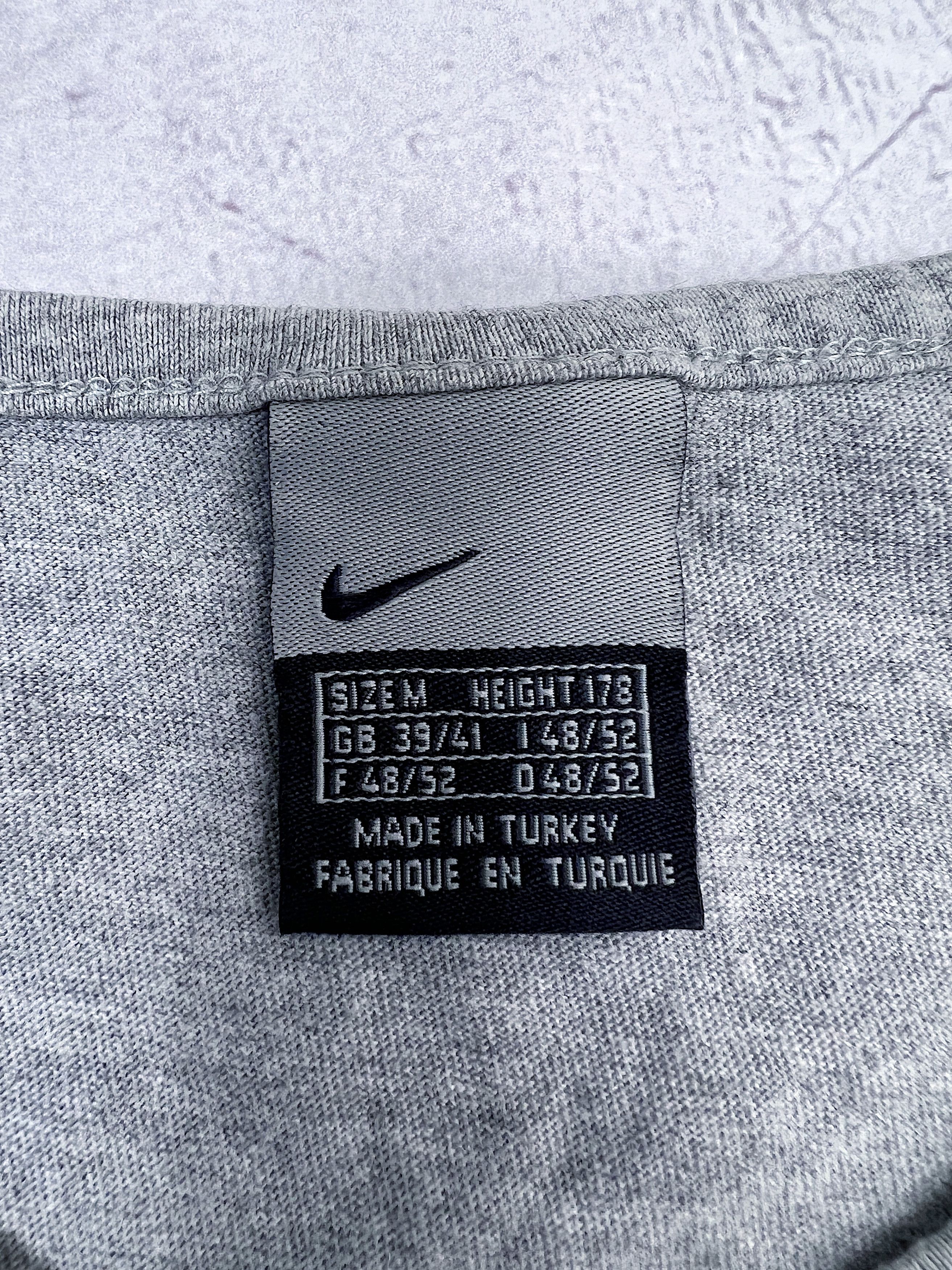 Nike × Vintage Vintage Nike Vest Central Logo Grey Size US M / EU 48-50 / 2 - 5 Thumbnail