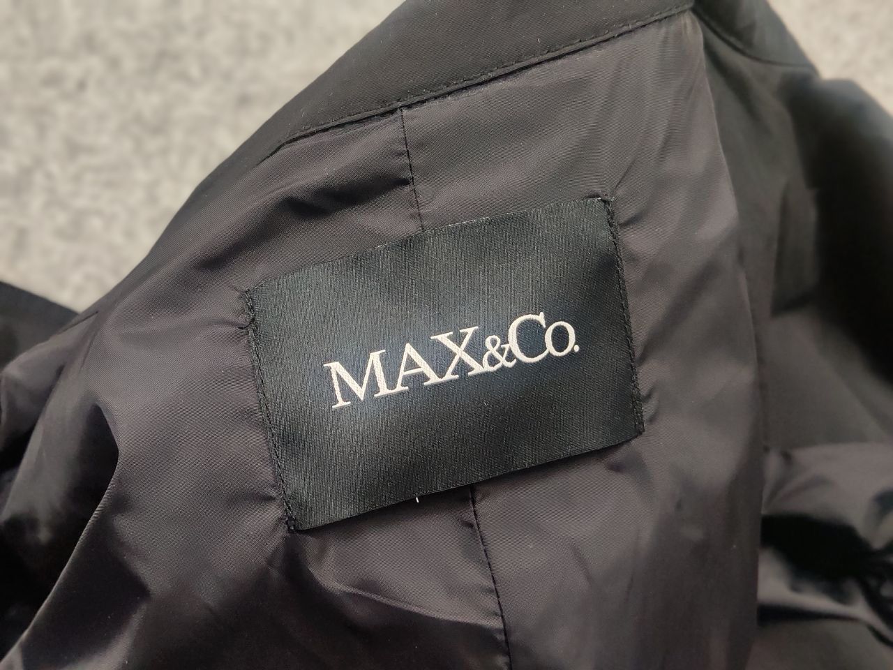 MAX&Co. MAX&co Design Max Mara long Trench coat Nylon Belt Jacket Size L / US 10 / IT 46 - 13 Thumbnail