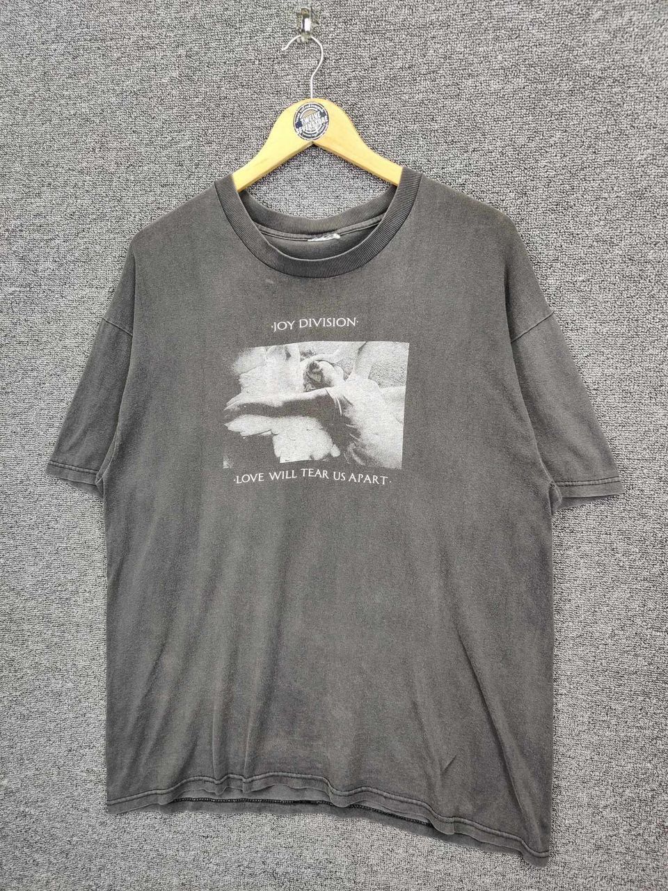 Band Tees Vintage Joy Division Love Will Tear Us Apart Band Tee Tshirt Size US XL / EU 56 / 4 - 2 Thumbnail