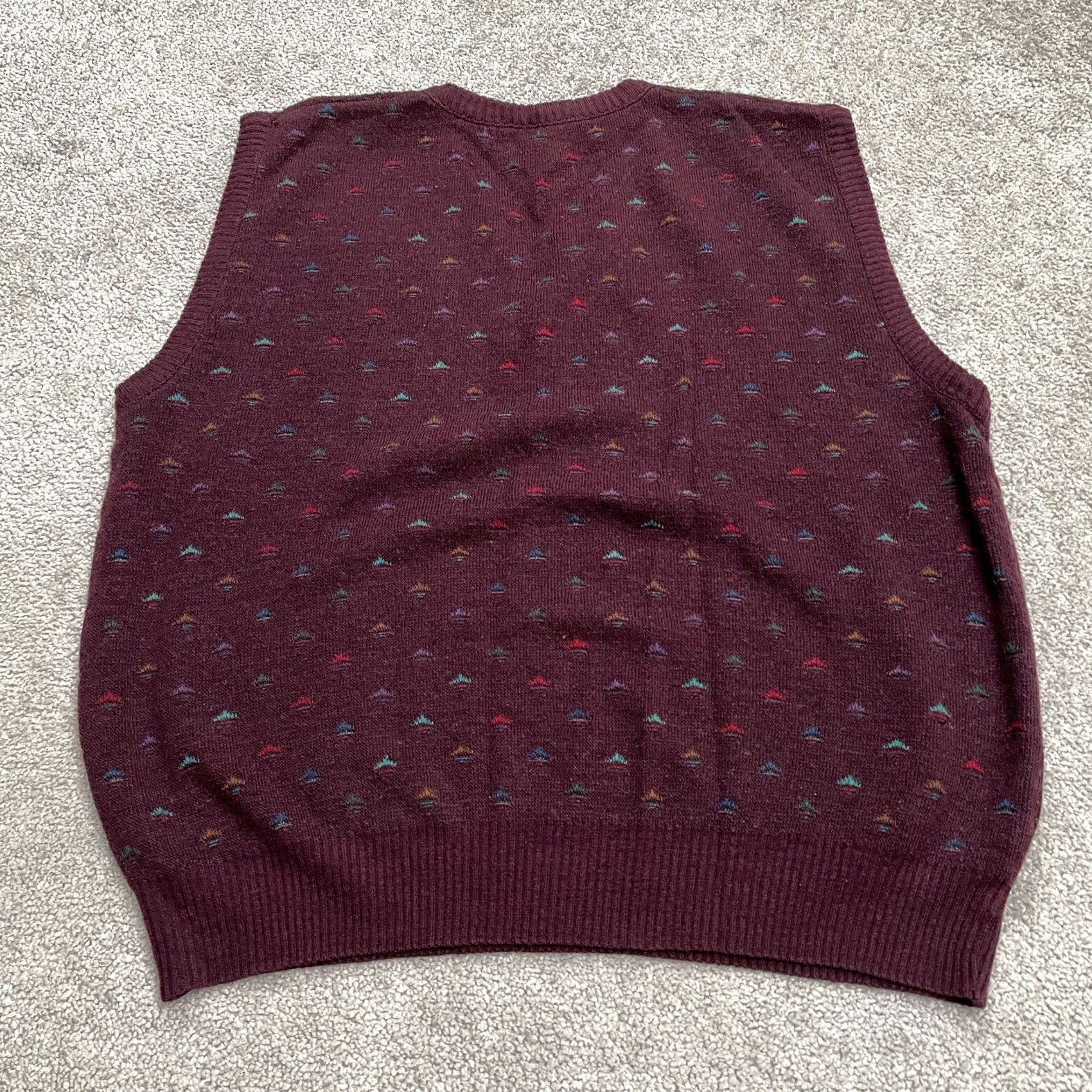 Vintage VINTAGE Cambridge Mervvns Italian Wool Vest Pullover Sweater Mens Large Red Size US L / EU 52-54 / 3 - 2 Thumbnail