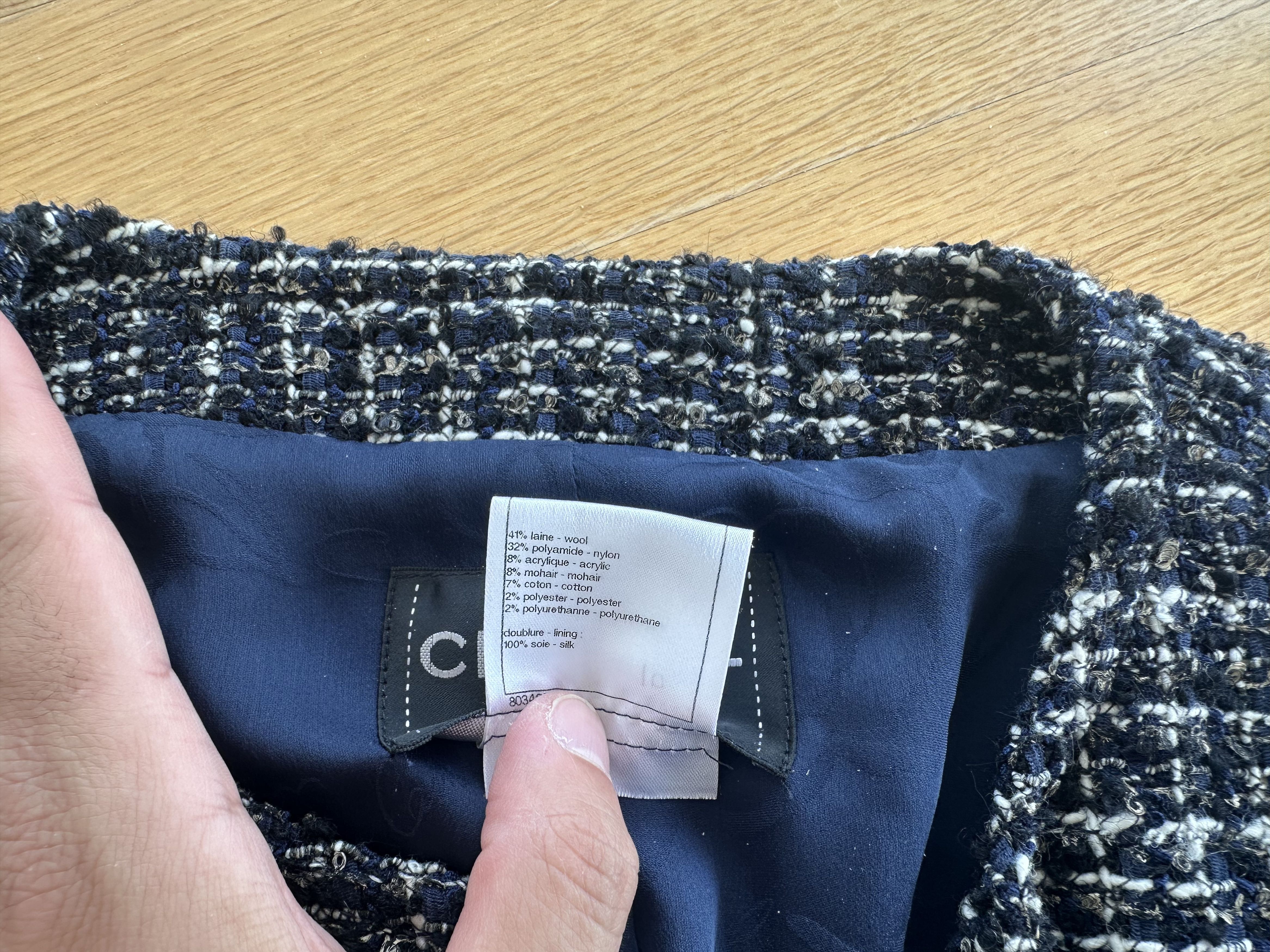 Chanel Chanel Navy, Black & White Tweed CC Button Jacket Size XS / US 0-2 / IT 36-38 - 8 Thumbnail
