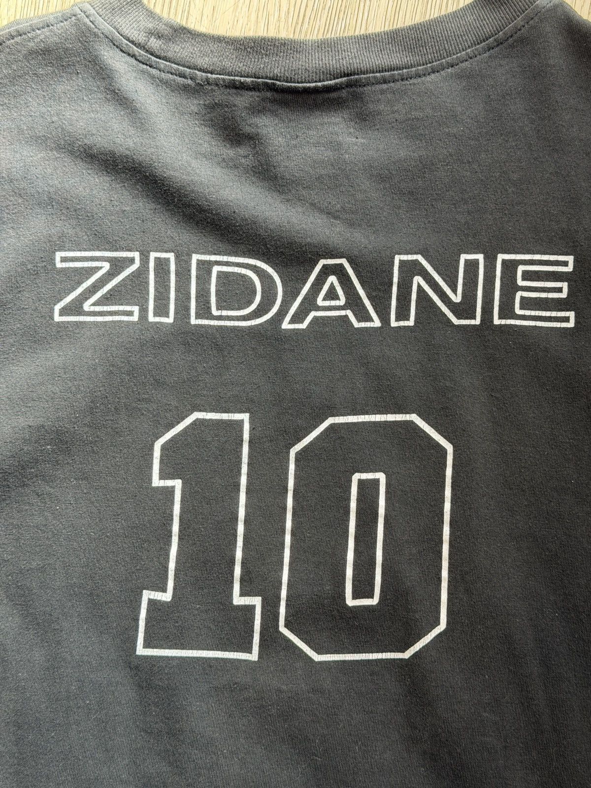 Vintage Vintage Zinedine Zidane No.10 Thai Bootleg T-shirt Size US L / EU 52-54 / 3 - 7 Thumbnail