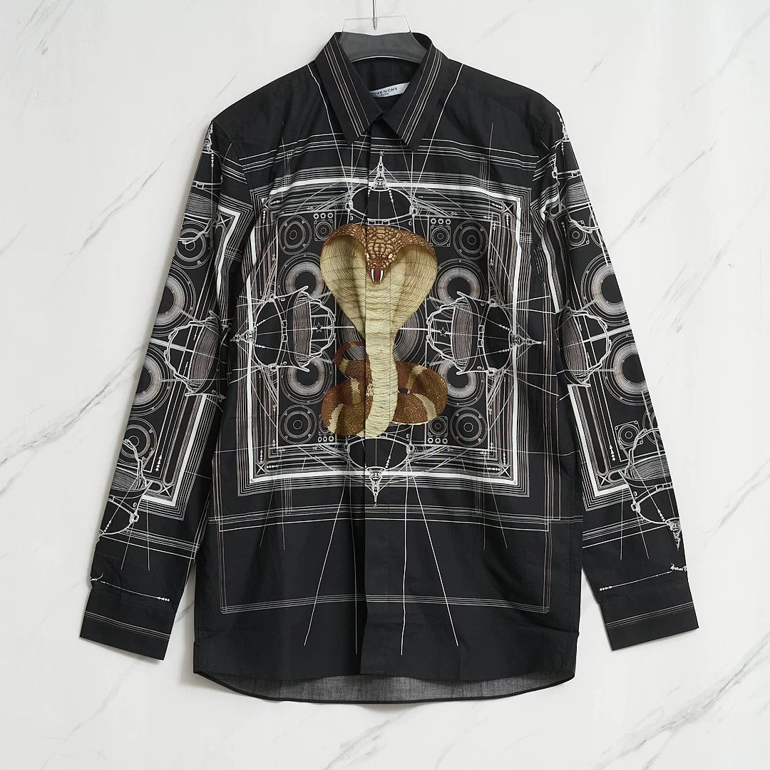 Givenchy Givenchy Men's Cobra Line Shirt Size US M / EU 48-50 / 2 - 1 Thumbnail