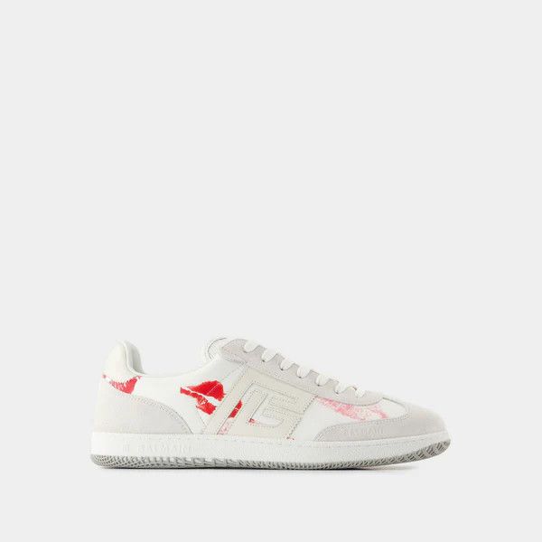 o1s1wg111225 Leather Lips Swan Sneakers in White