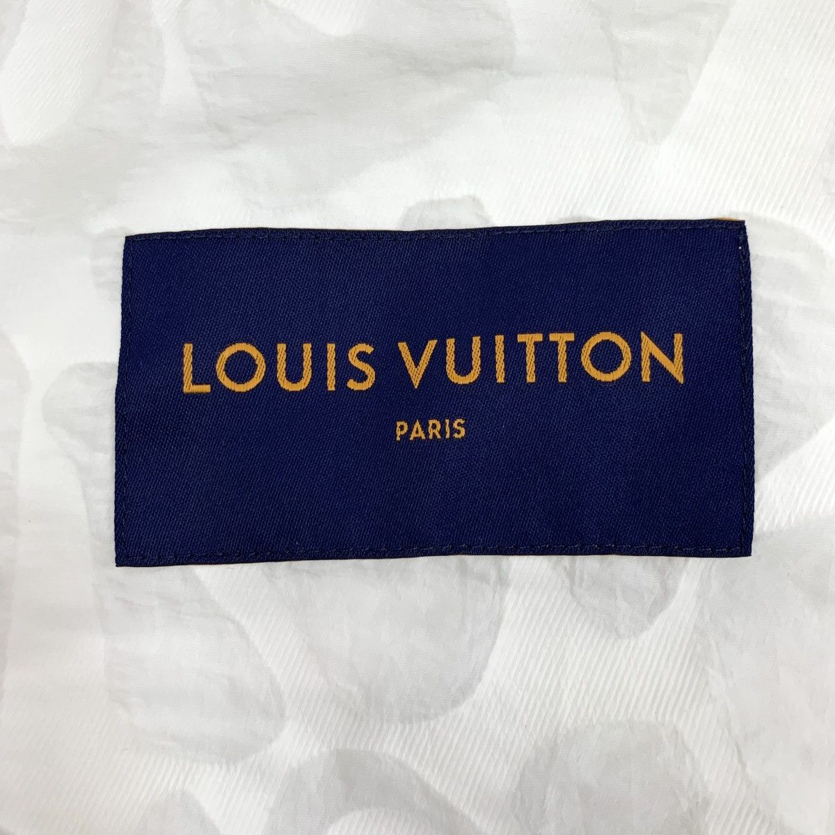 Louis Vuitton Louis Vuitton White Logo Embossed All Over Print Jacket Size US XL / EU 56 / 4 - 5 Thumbnail