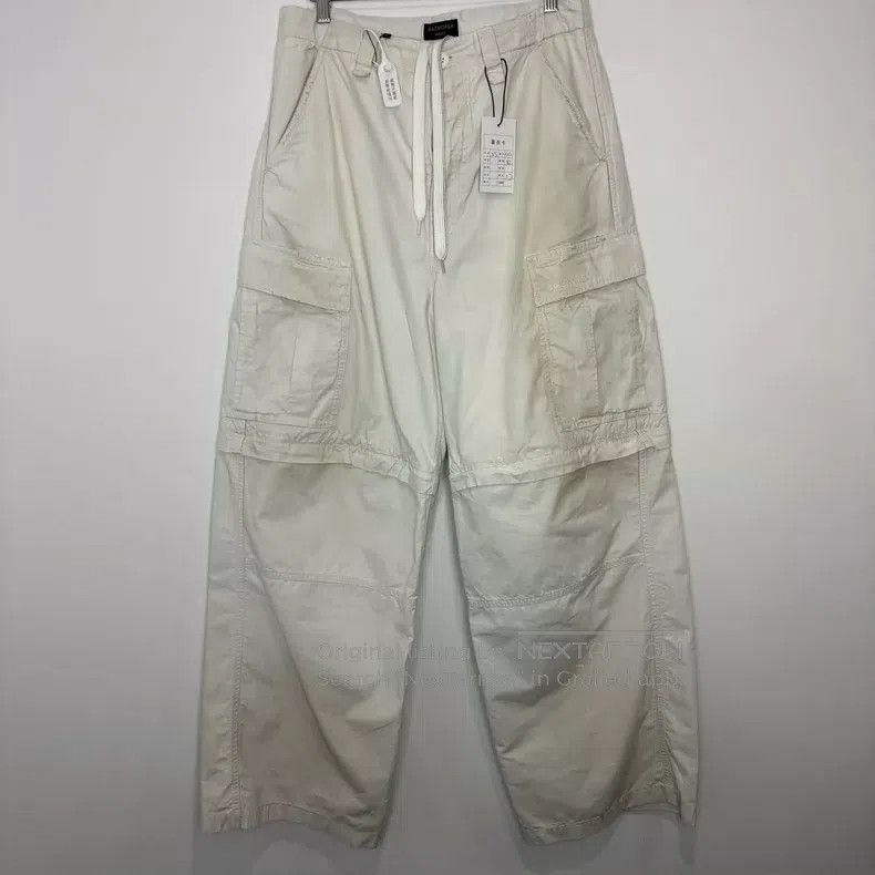 Balenciaga Balenciaga size XS White distressed cargo work pants Size US 27 - 1 Thumbnail