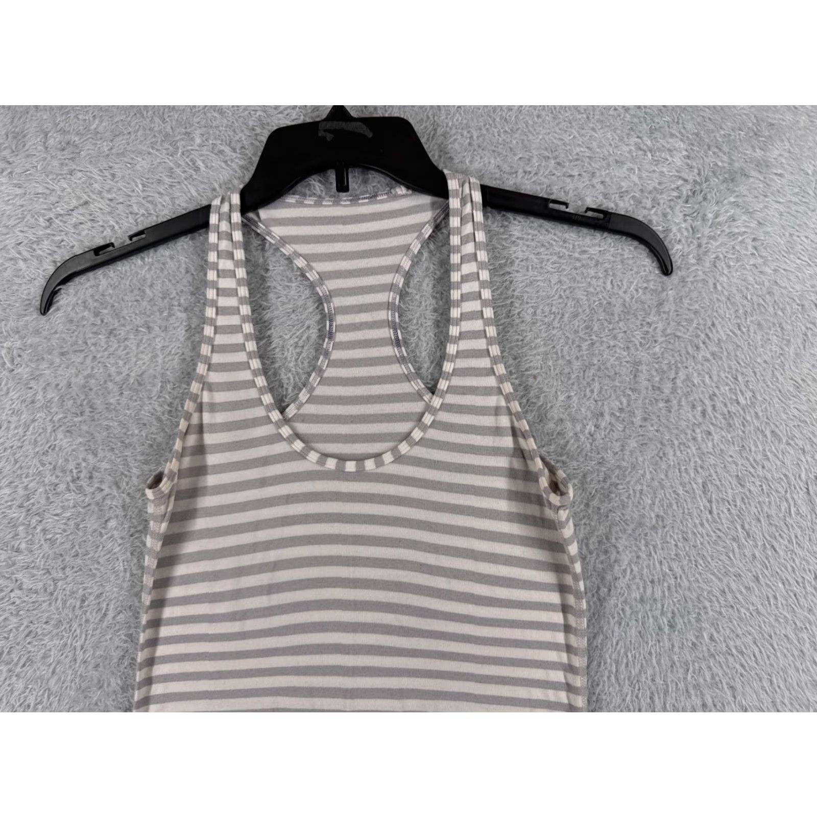 Lululemon Lululemon Shirt Women 2 Gray Sleeveless Racerback Tank Casual Basic All Seasons" Size XS / US 0-2 / IT 36-38 - 4 Thumbnail
