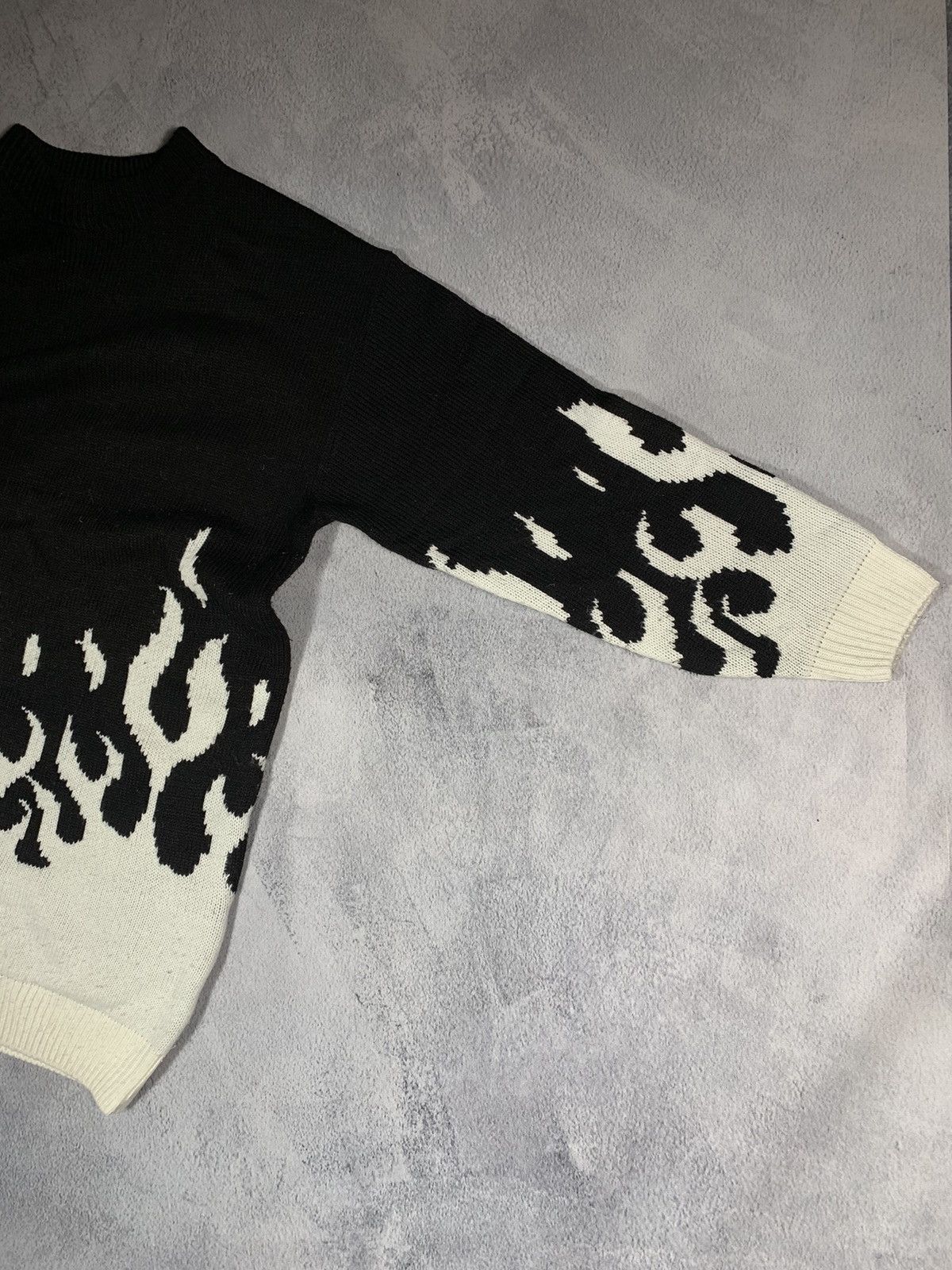 Vintage Vintage Y2K Japanese fire long sweater opium size S Size US S / EU 44-46 / 1 - 7 Thumbnail