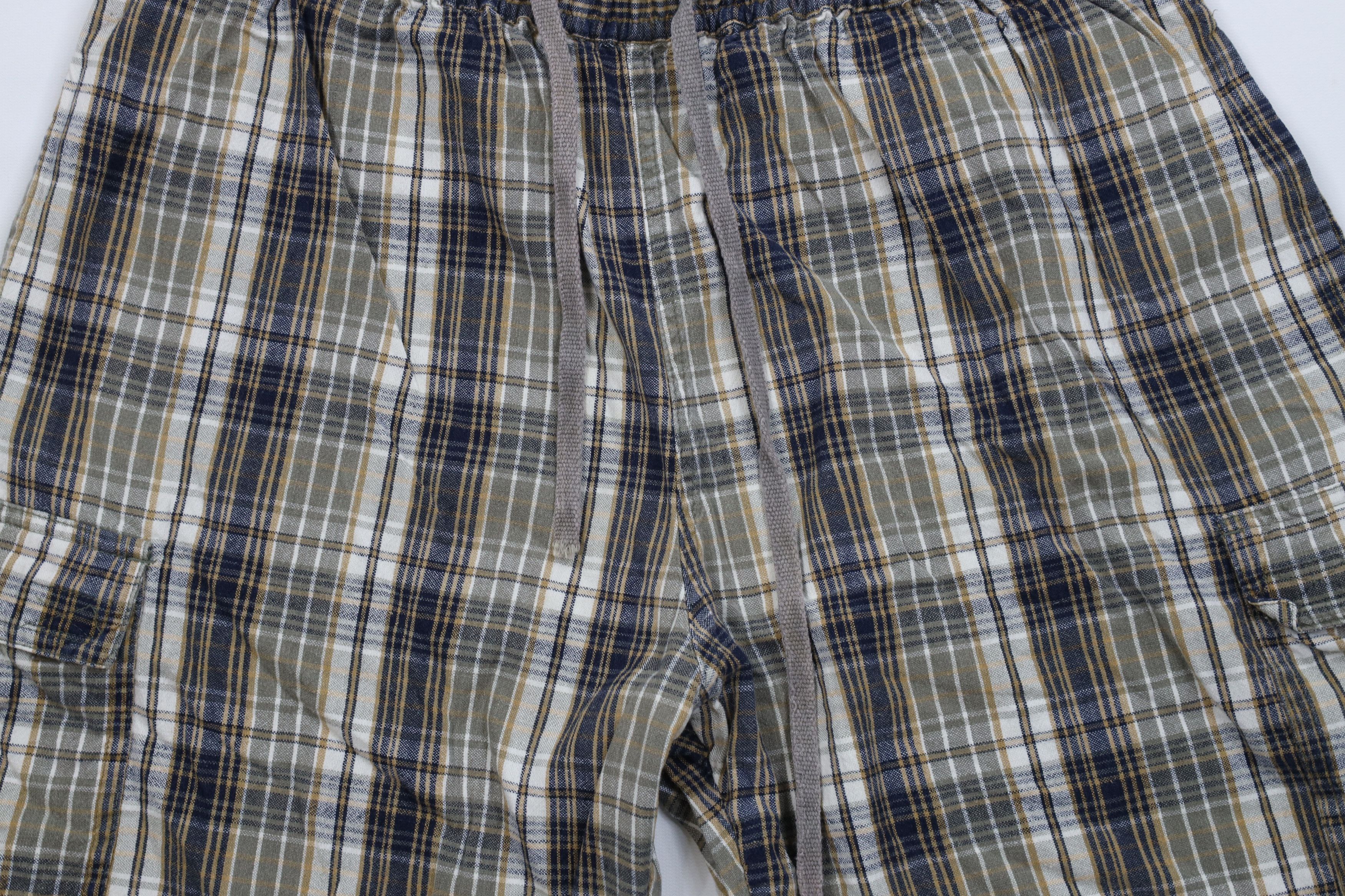 Vintage Vintage 90s Y2K Streetwear Above Knee Cargo Shorts Plaid Size US 34 / EU 50 - 3 Thumbnail