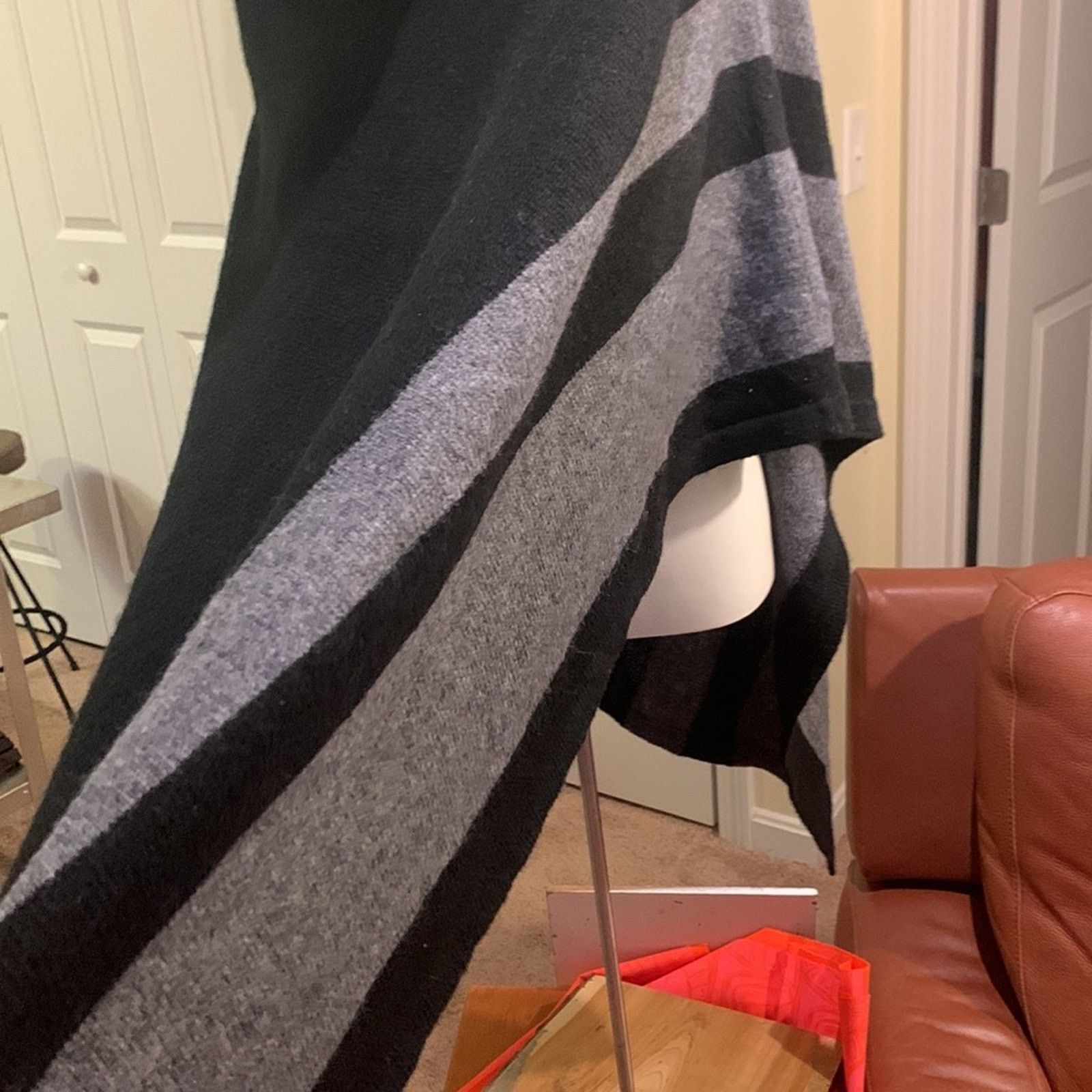 Vintage Cashmere blend poncho shawl black & gray striped Size ONE SIZE - 4 Thumbnail