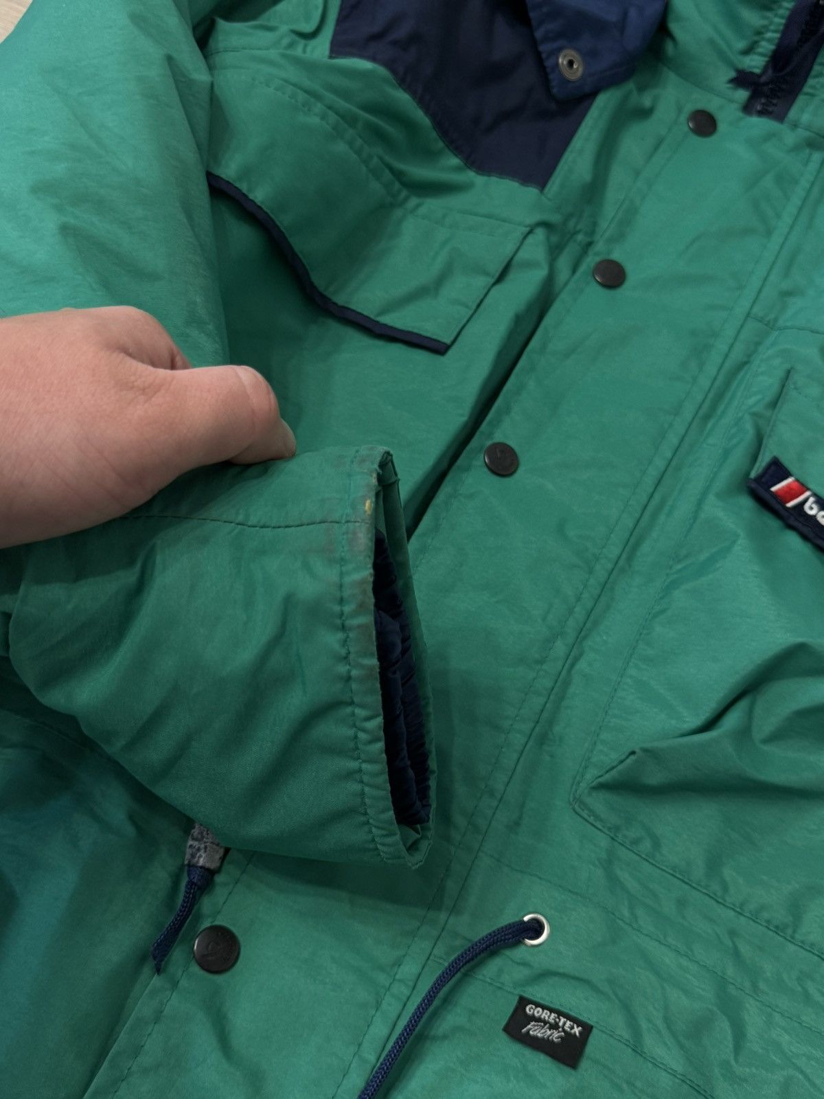 Berghaus Vintage Berghaus Serac Extrem 90s Gore-Tex Size S Size US S / EU 44-46 / 1 - 6 Thumbnail