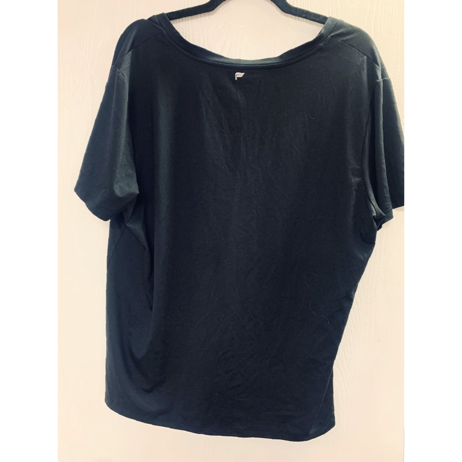 Fabletics **FABLETICS BLACK V NECK XL WORKOUT T-SHIRT** User: **FABLETICS V-NECK BLACK XL WORKOUT T-SHIRT** Size XL / US 12-14 / IT 48-50 - 3 Thumbnail