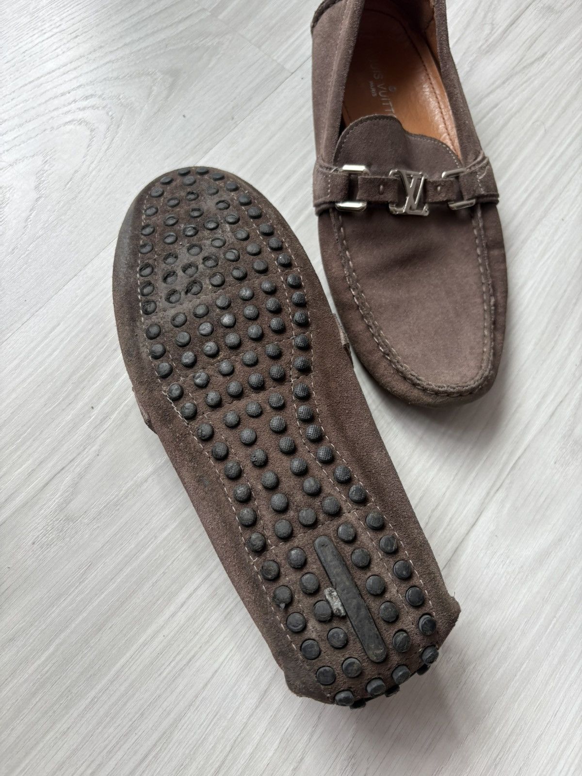 Louis Vuitton Limited edition Louis Vuitton suede loafers Size US 9 / EU 42 - 13 Thumbnail
