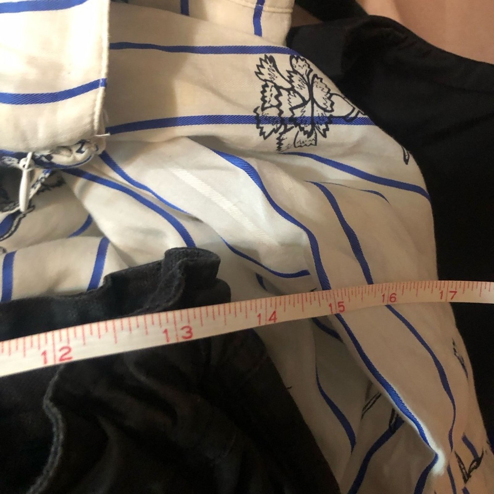 Armani Exchange Armani exchange cargo pants 13” cinched waist Size 25" / US 0 / IT 36 - 15 Thumbnail