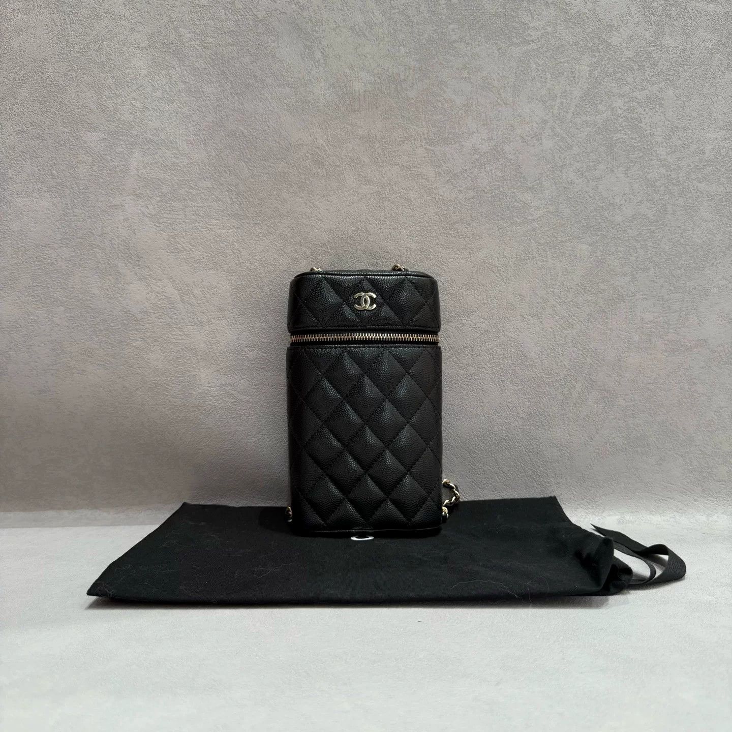 Chanel Pre-loved Bag Very good condition Size ONE SIZE - 1 Thumbnail