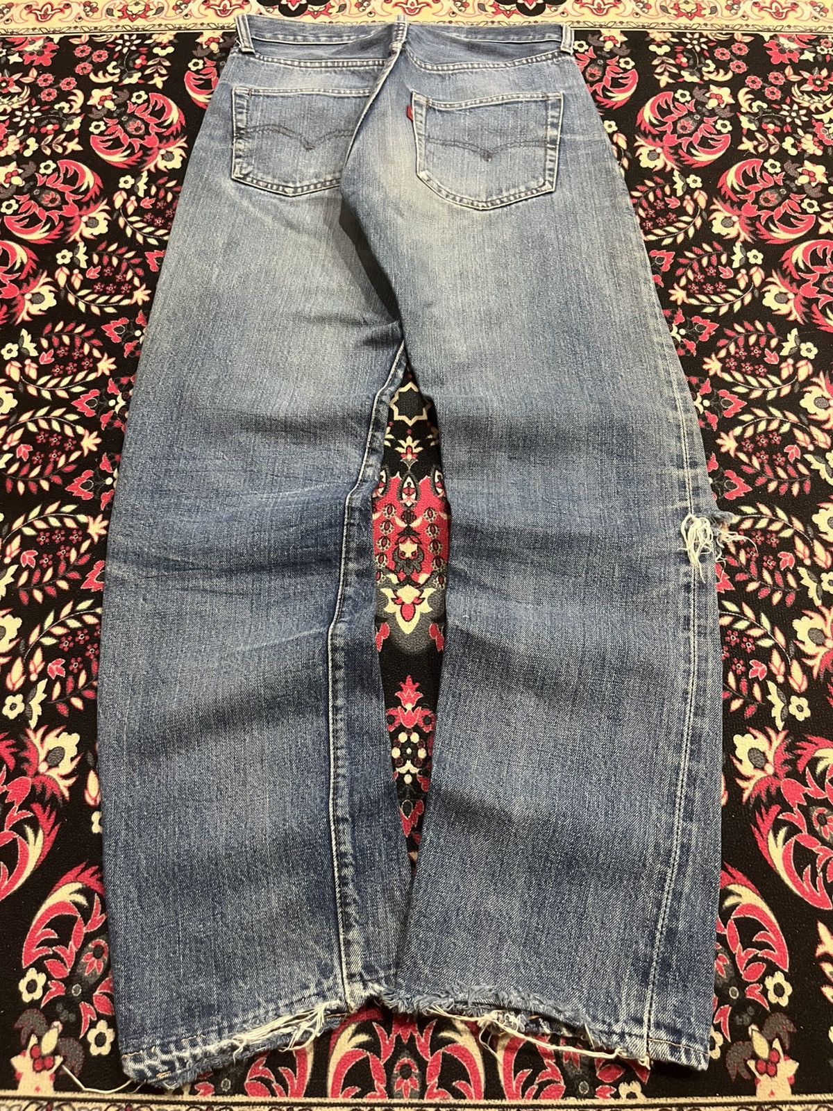 Levi's Vintage 60s Levi’s 501 Button No 6 Distressed Selvedge Jeans Size US 28 / EU 44 - 2 Thumbnail