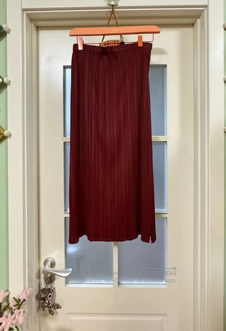 Issey Miyake Issey Miyake Burgundy Midi Skirt Size 25" / US 0 / IT 36 - 1 Thumbnail