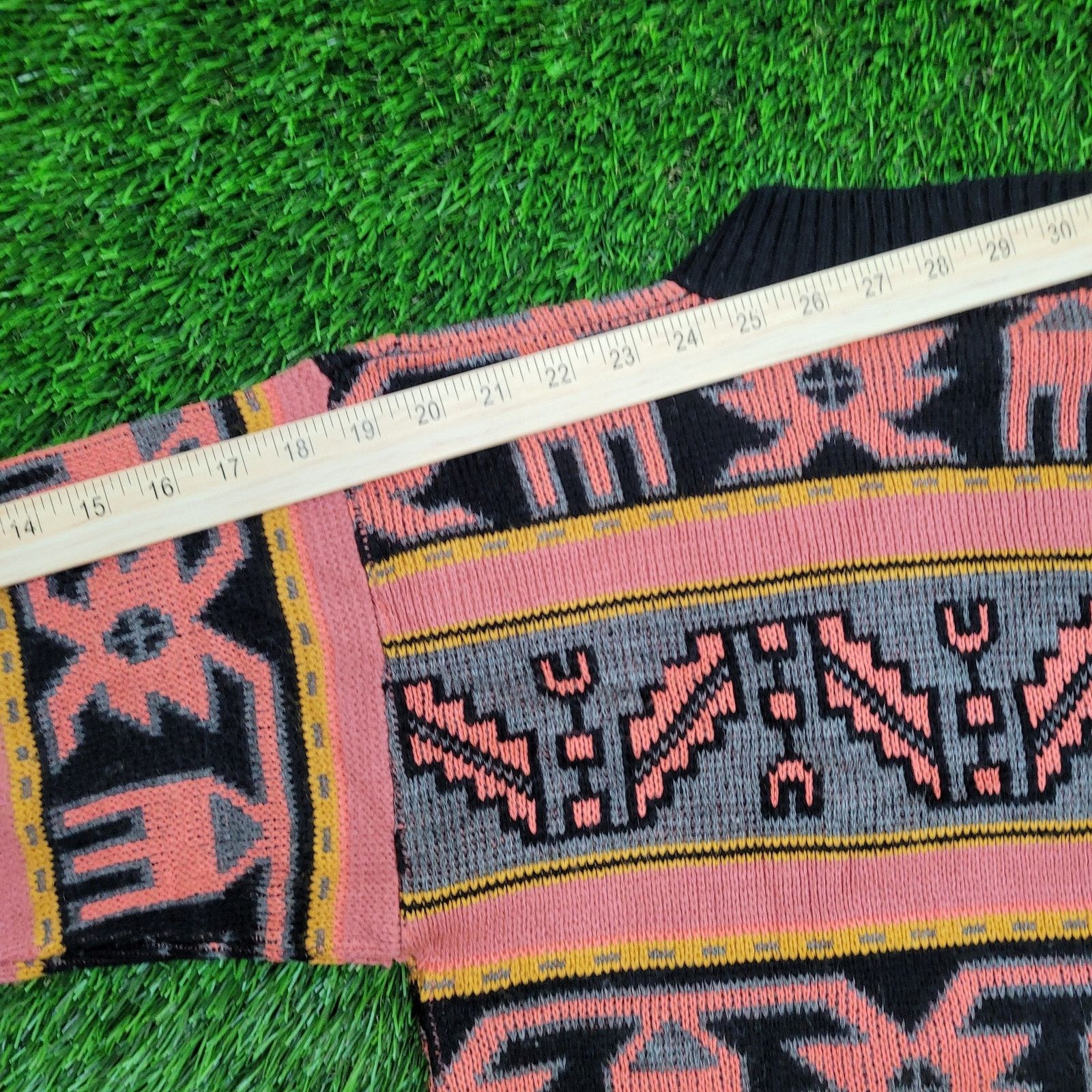 Other Vintage Tribal Sweater Womens S/M 18x25 USA Size M / US 6-8 / IT 42-44 - 3 Thumbnail
