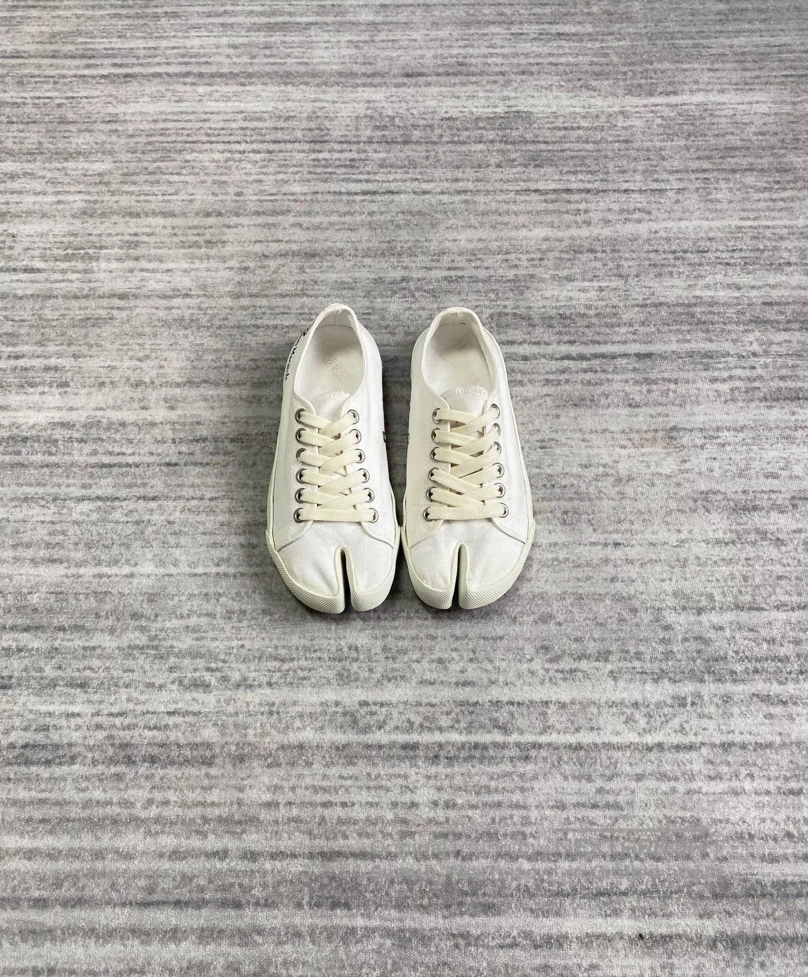 Maison Margiela margiela white tabi canvas flat shoes. Size US 6 / IT 36 - 1 Thumbnail