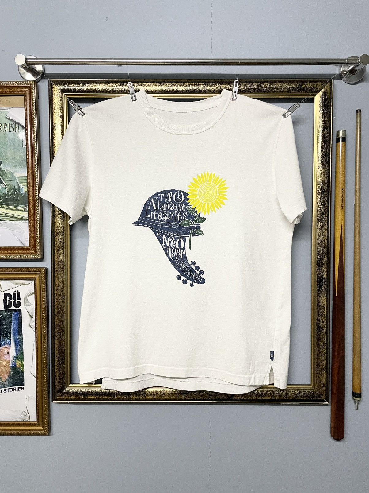 Japanese Brand Vintage 1990s Japan Designer Magic Number Sunflower Art Tee Size US M / EU 48-50 / 2 - 1 Thumbnail