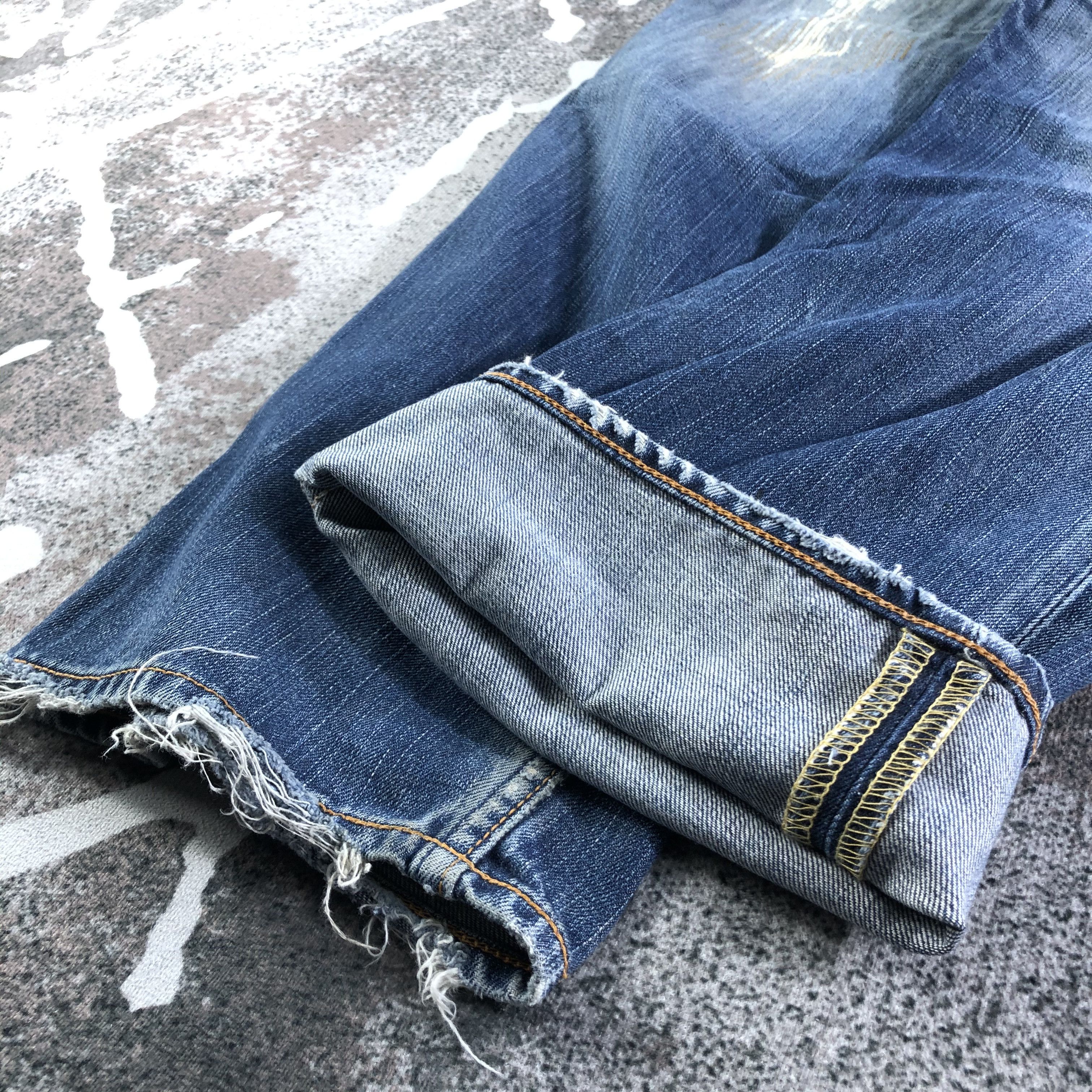 Levi's Vintage Levis Jeans 703 Distressed Denim KJ2555 Size US 34 / EU 50 - 7 Thumbnail