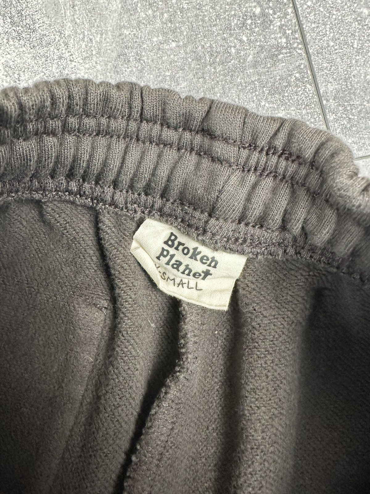 Broken Planet Broken Planet Taupe Pants Straight Jogger Sweatpants Size US 29 - 9 Thumbnail