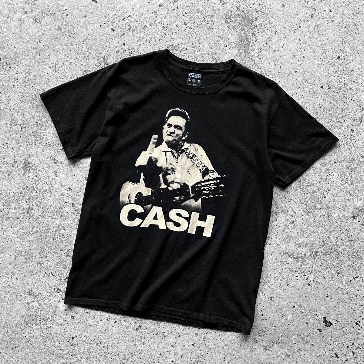 Band Tees Johnny Cash With Guitar Mens Black SS T-Shirt Big Print Size US L / EU 52-54 / 3 - 1 Thumbnail