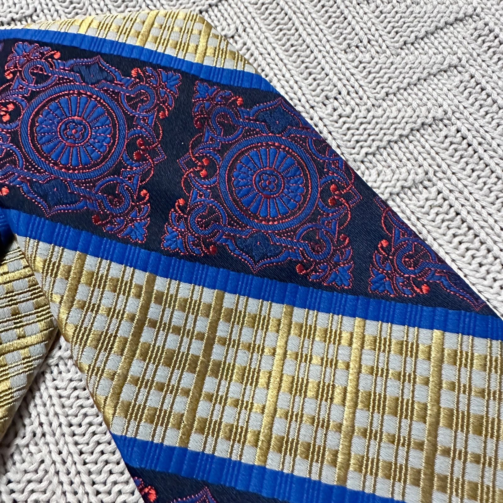 Oleg Cassini Vintage Oleg Cassini blue and gold paisley tie Size ONE SIZE - 2 Thumbnail