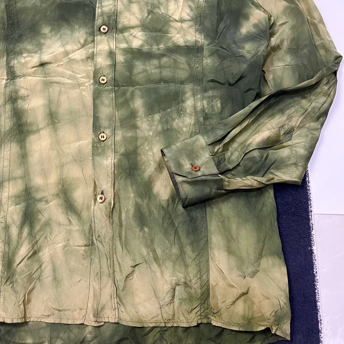 Hugo Boss Hugo Boss Pleated abstract bleach shirt Size US L / EU 52-54 / 3 - 3 Thumbnail